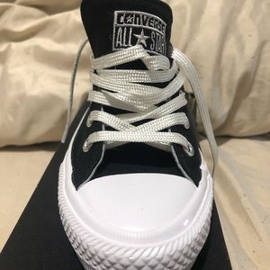 Black/Silver Low Top Converse Sneaker